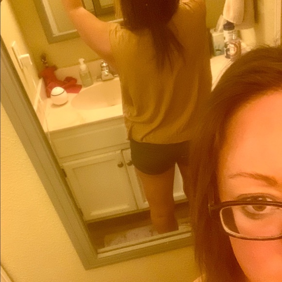 NEW LISTING‼️WILDFOX Muscle Tank - Picture 6 of 16